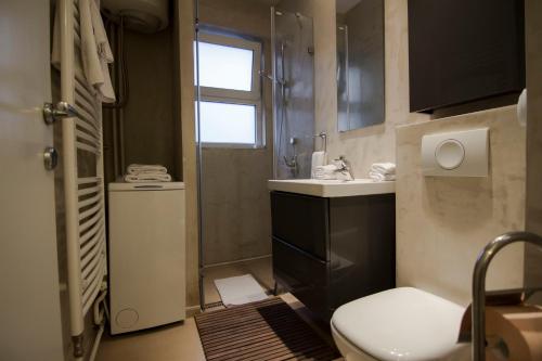 Studio Apartment image 5