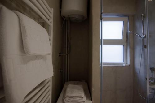 Studio Apartment image 4