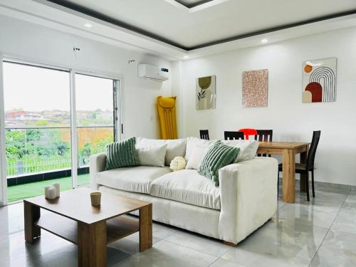 Apartment Pool- Balcony- Parking- Self CheckIn- WIFI -A3