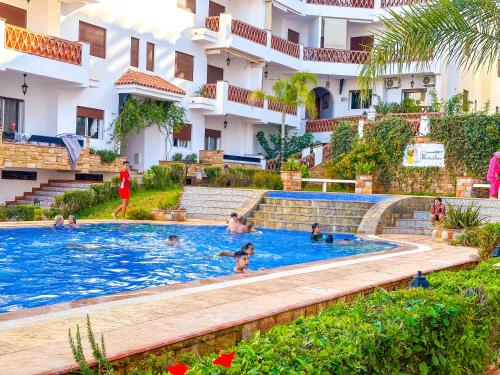 Spacious, swimming pool & proximity to sea, Oued Laou