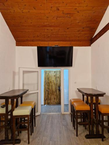 Koplietošanas atpūtas telpa ar TV, Apartmani & Auto kamp GAJ in Gacko