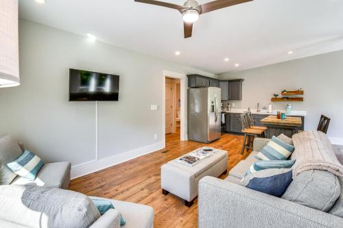 Waterfront Hartwell Apartment with Dock Access!