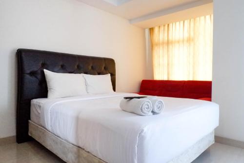 Serene Exclusive Modern Studio Apartment at Grand Sungkono Lagoon By Travelio