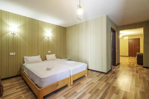 Stylish Studio in Old Tbilisi- By Wehost, Tbilisi City (photo 9)