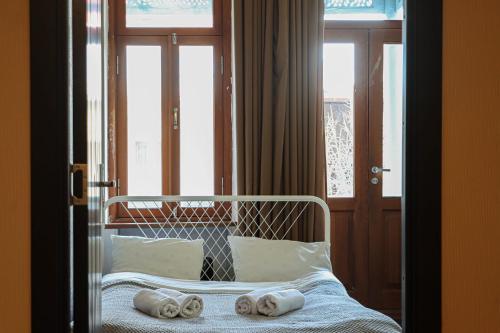 Cozy 2BR apt w Balcony on Aghmashenebeli ave - Tap to explore photos