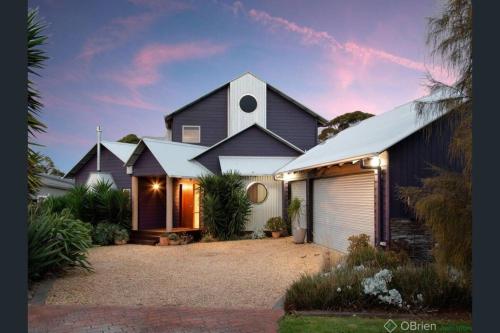 Holiday Home room in Beachwood Retreat for Ultimate Relaxation