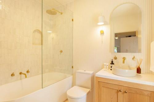 Kilara Cottage 3-Bed 2-Bath - image 4