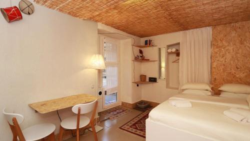 Cozy Georgian Craft Apartment