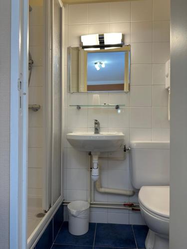 Standard Double Room 4th Floor image 5