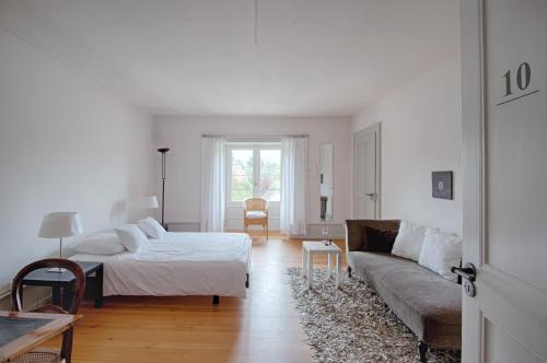 Schloss Ueberstorf - Tafeln, Tagen, Träumen (Schloss Ueberstorf - Tafeln, Tagen, Traumen) in 于伯斯托夫