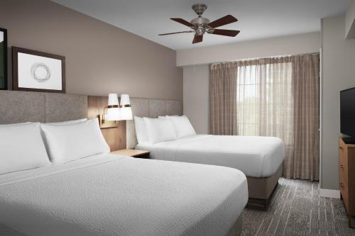 2 queen beds