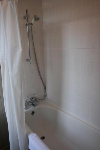 Royal Mile Budget Apartments - image 11