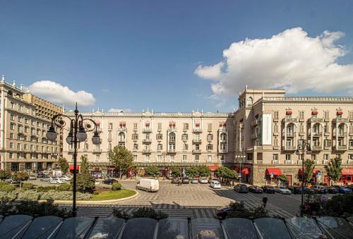 Cozy 2Br Apt on Marjanishvili Square - By Wehost - Tap to explore photos