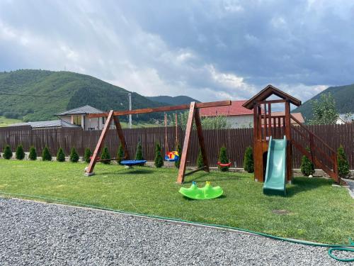 Játszótér, Casă de Vacanță Raul (Casa de Vacanta Raul) in Gura Raului