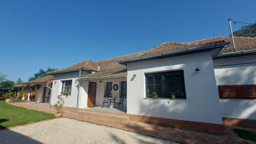 ทัศนียภาพภายนอกโรงแรม, Annushka Apartman in ซารุด