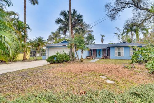 Vibrant Largo Home Heated Pool, Lake Views! in Largo, USA