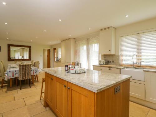 A szálláshely kívülről, Lower Farm Barn in Newland