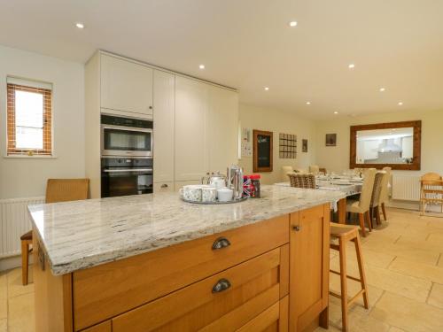 A szálláshely kívülről, Lower Farm Barn in Newland