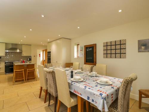 A szálláshely kívülről, Lower Farm Barn in Newland