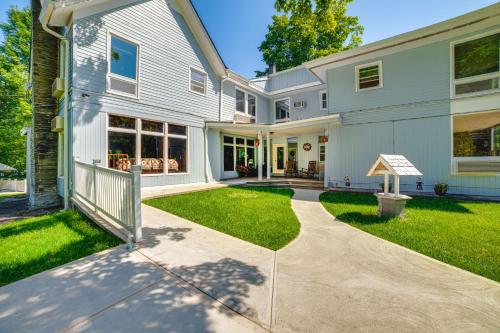 Massive Roscoe Retreat: Great for Large Groups! in Rosko (NY)