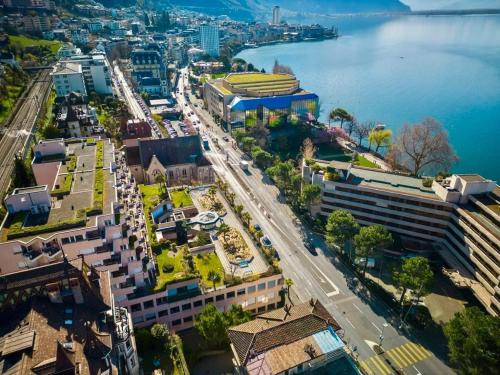  Alpine Stunning Apartment in Montreux by GuestLee in Montreux