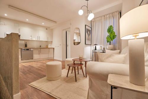 Comfortable 2BD/4P Apartment Near Tower E - image 11