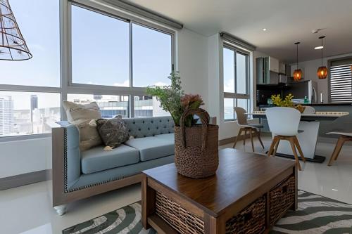 Laurdhomes Palmetto Beach Floor 32, Sea View, 3HBT