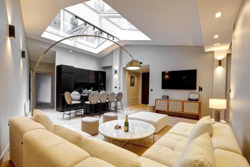 Elegant apartment with AC - 3BR/10P- Le Marais - image 11