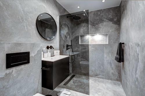 Elegant apartment with AC - 3BR/10P- Le Marais - image 13