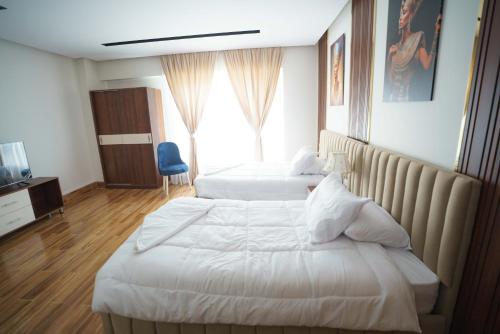 Pyramids Sunshine View