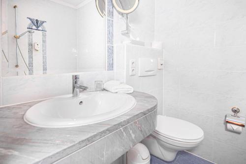 Post-Hotel - image 12