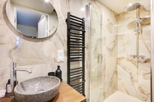 Appartement Chic and Cosy-Canal Saint Martin - image 7