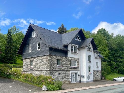 Villa die Sonne Apartments mit großem Garten in Schwalefeld, Deutschland