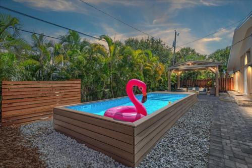 5B - Modern Pool - Game Room - Beachside - 7 Bed - Mural- AC - Washer Dryer in Indian Harbour Beach, USA