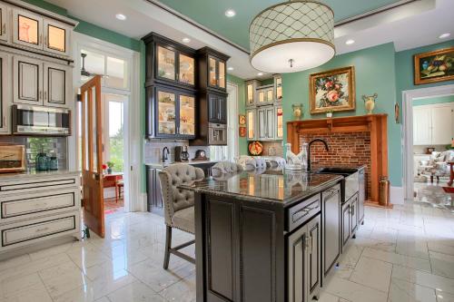 Stuart Manor Bed and Breakfast - image 5