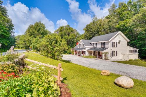 Duplex Unit, 2 Mi to Chittenden Reservoir! in Chittenden, USA