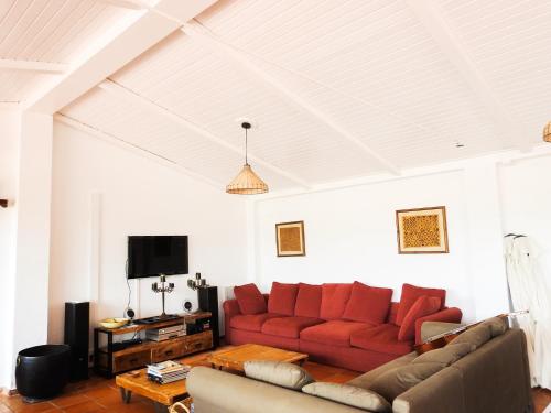 2 bedrooms, 7 beds