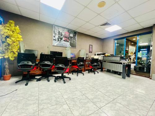 Sky Hotel Apartments - Business center