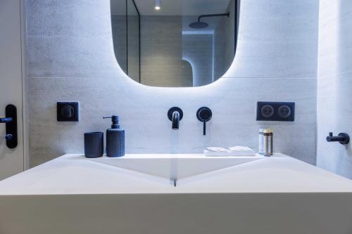 Renovated Studio rue du Roi de Sicile / Marais - image 6