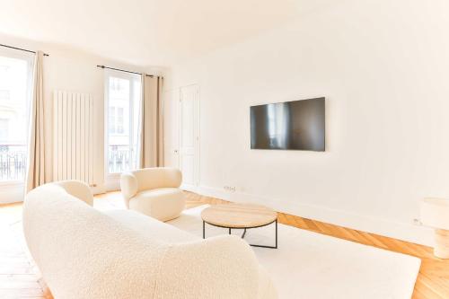 2BDR / 4P apartment Montmartre/Moulin Rouge - image 2