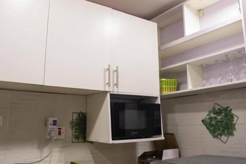 Kitchen, COZY and EXOTIC 3 BED 2 BATH WITH 24HRS LIGHT AND 20 MINS TO AIRPORT in Ifako Agege