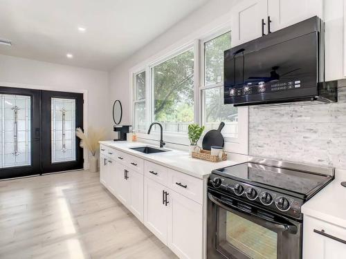 Cozy Getaway Home - near Siesta Key Beach