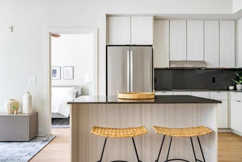UBP-Brand new luxury apartment home near Buffalo Bayou Park