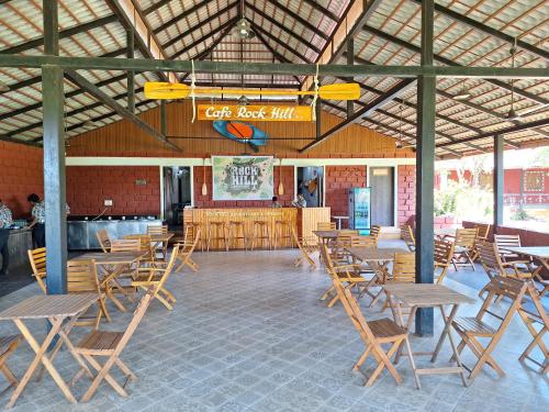 Restorāns, Rockhill Adventures and Resorts in Kolad