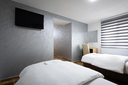 Restoran & Motel Manjež - image 7