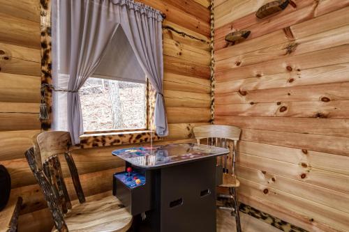 A Playful Bears Cabin #312 in Newport, USA