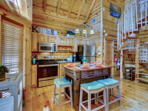 A River Adventure #4237 by Aunt Bug's Cabin Rentals - image 6