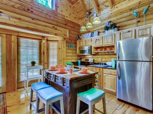 A River Adventure #4237 by Aunt Bug's Cabin Rentals - image 9