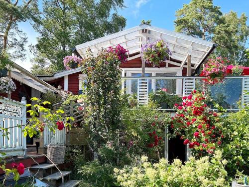 . 4 person holiday home in ÅRSTA HAVSBAD