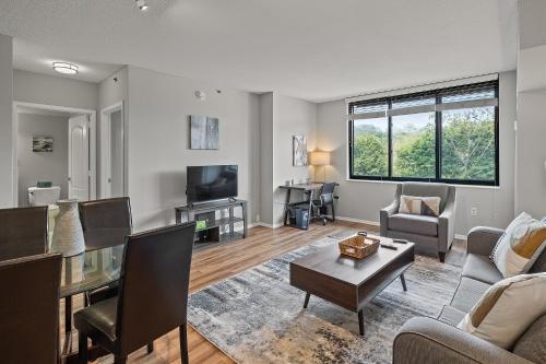 Modern Apt with Kitchen and Gym in White Plains